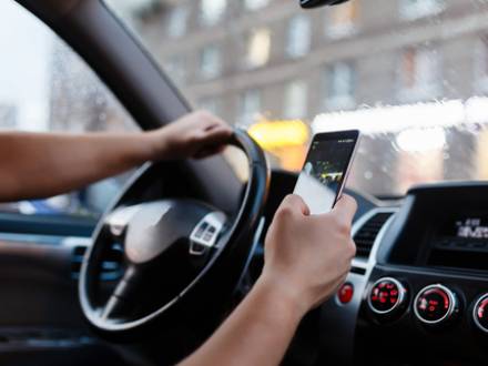 Cook County, IL Distracted Driving Accident Attorney